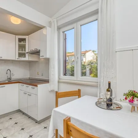 Maya Apartment Porec