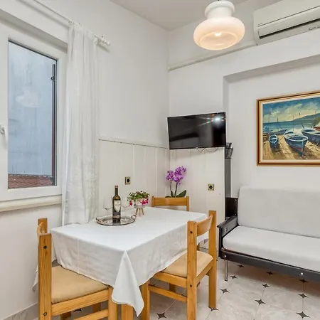 Apartment Maya