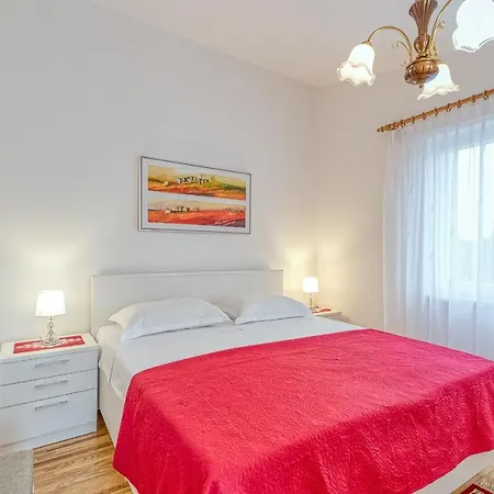 Apartament Maya *